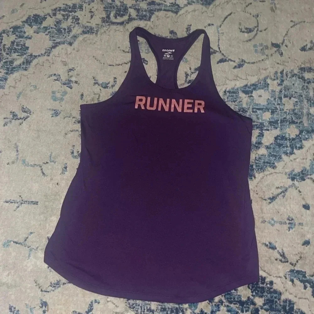 Brooks Runner Size Medium purple tank